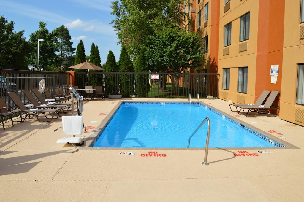 שרלוט Sleep Inn University Place מראה חיצוני תמונה